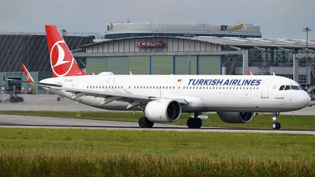TC-LSS:Airbus A321:Turkish Airlines